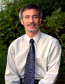Dr. Noah Oderberg is a licensed Psychologist, Couples Therapist, Hypnotherapist, and Certified Health Psychologist.